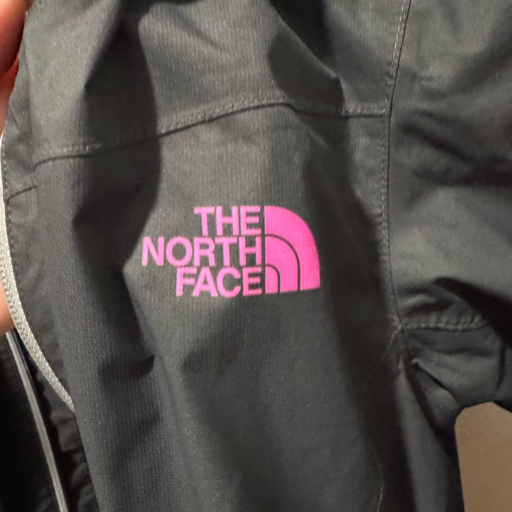 The North Face Women's Black and Pink Ski Jacket - Picture 3 of 5